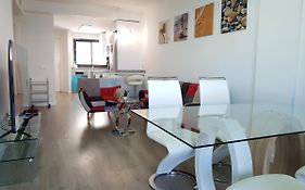 Boutique Apartment Near The Beach, 1 Gbps Wi-Fi